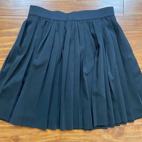 3/$25 H&M Divided Black Elastic Waist Pleated Mini Skirt Size 2 Balletcore Girly - Picture 11 of 16